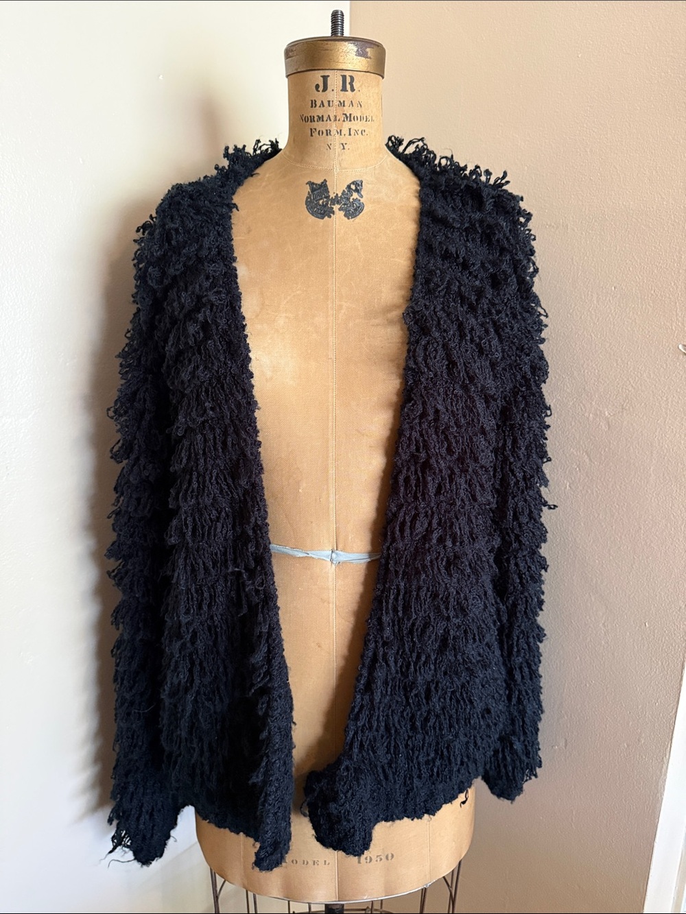 Carducci Black Shaggy Loop Knit Cardigan Sweater Size Medium 90s